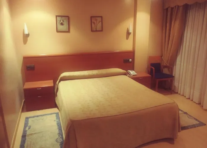 Отель Orly Хинсо-де-Лимия